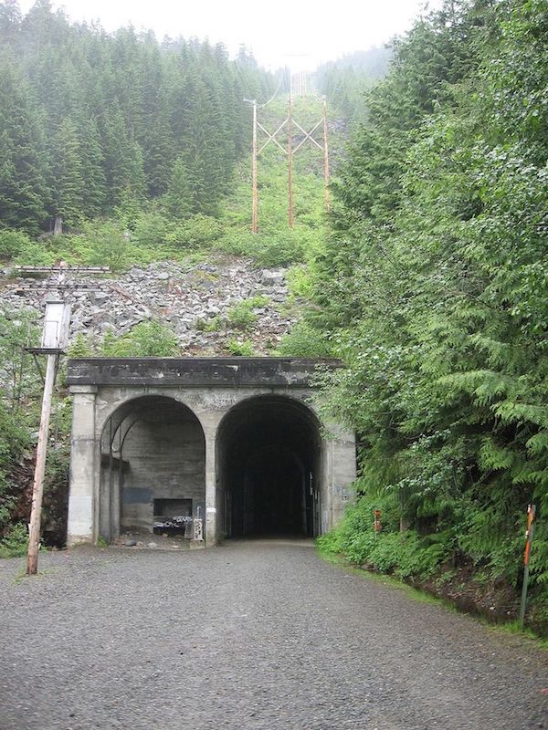 Tunnel_west-1